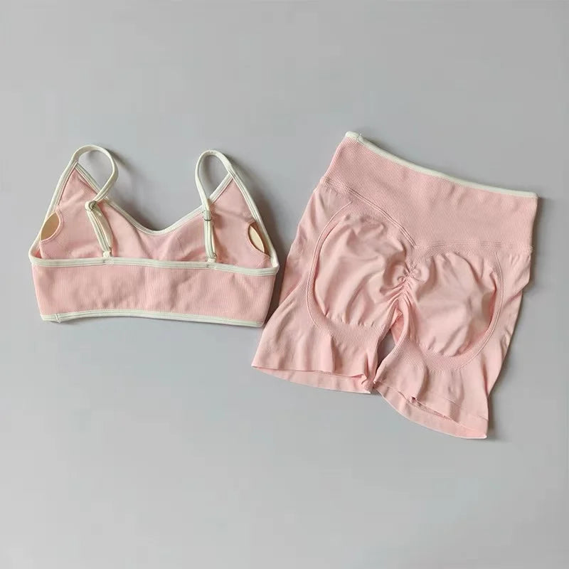 Ensemble de Fitness Femme – Brassière & Short de Sport