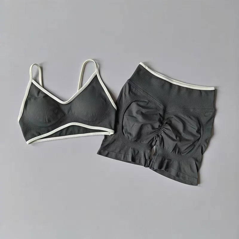 Ensemble de Fitness Femme – Brassière & Short de Sport