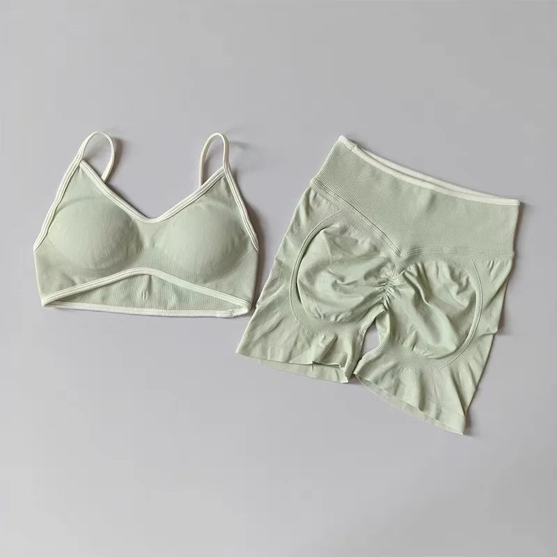 Ensemble de Fitness Femme – Brassière & Short de Sport