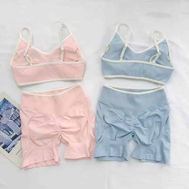 Ensemble de Fitness Femme – Brassière & Short de Sport