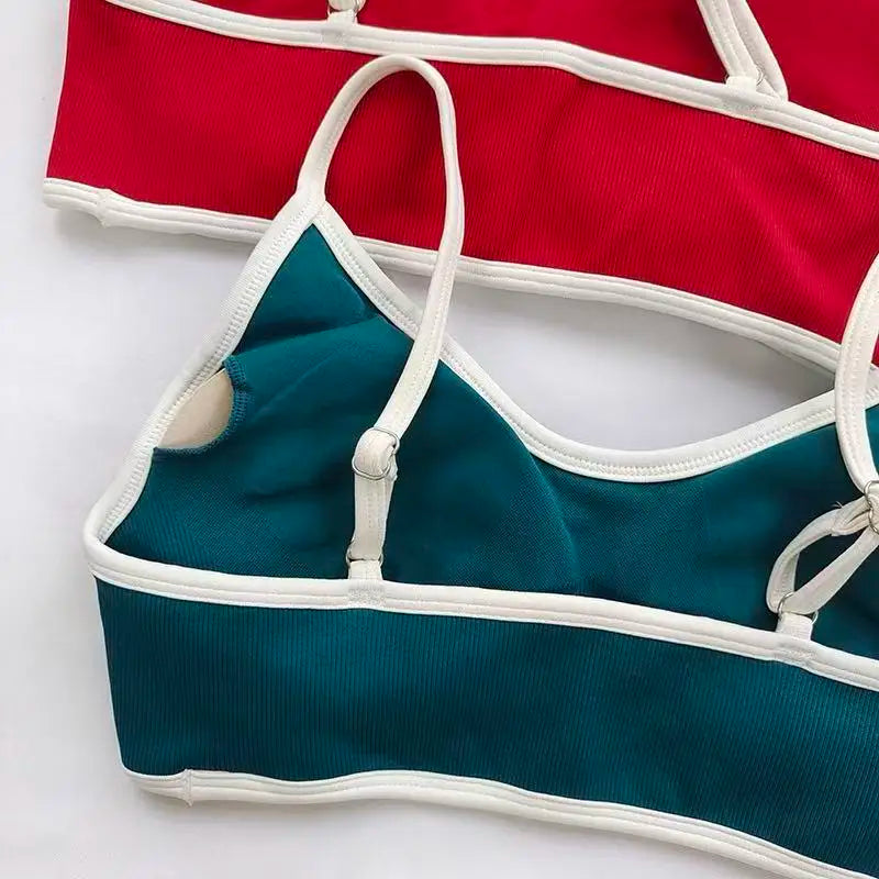 Ensemble de Fitness Femme – Brassière & Short de Sport