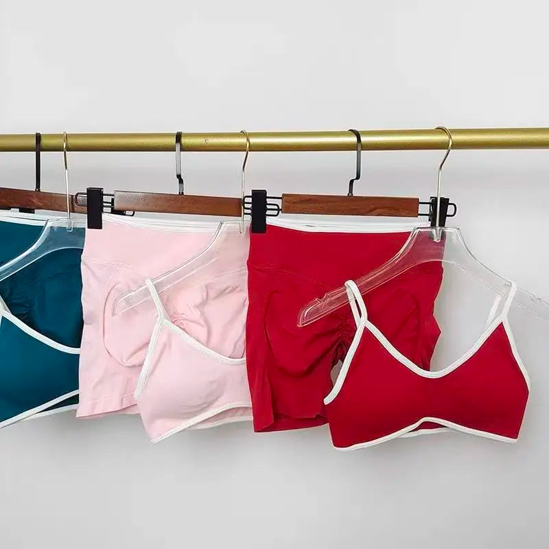 Ensemble de Fitness Femme – Brassière & Short de Sport