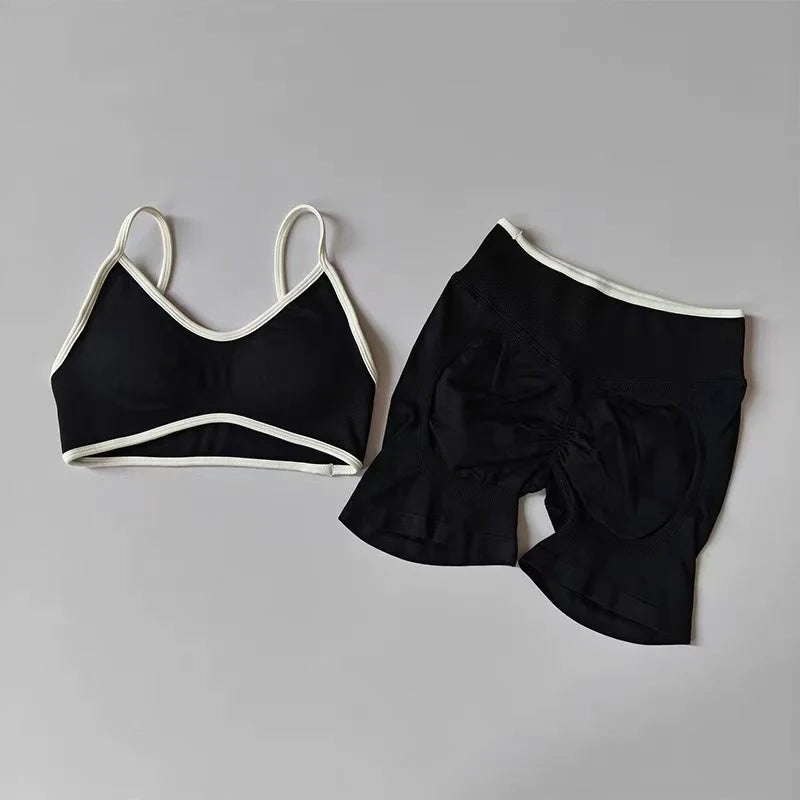 Ensemble de Fitness Femme – Brassière & Short de Sport